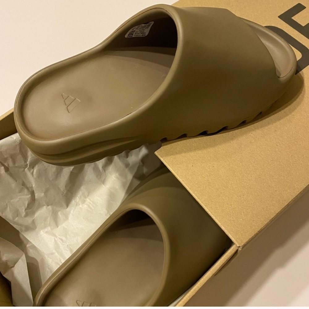 Yeezy earth brown slides sz 5